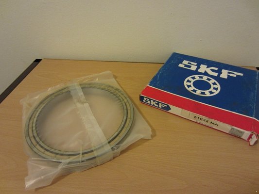 SKF 61832